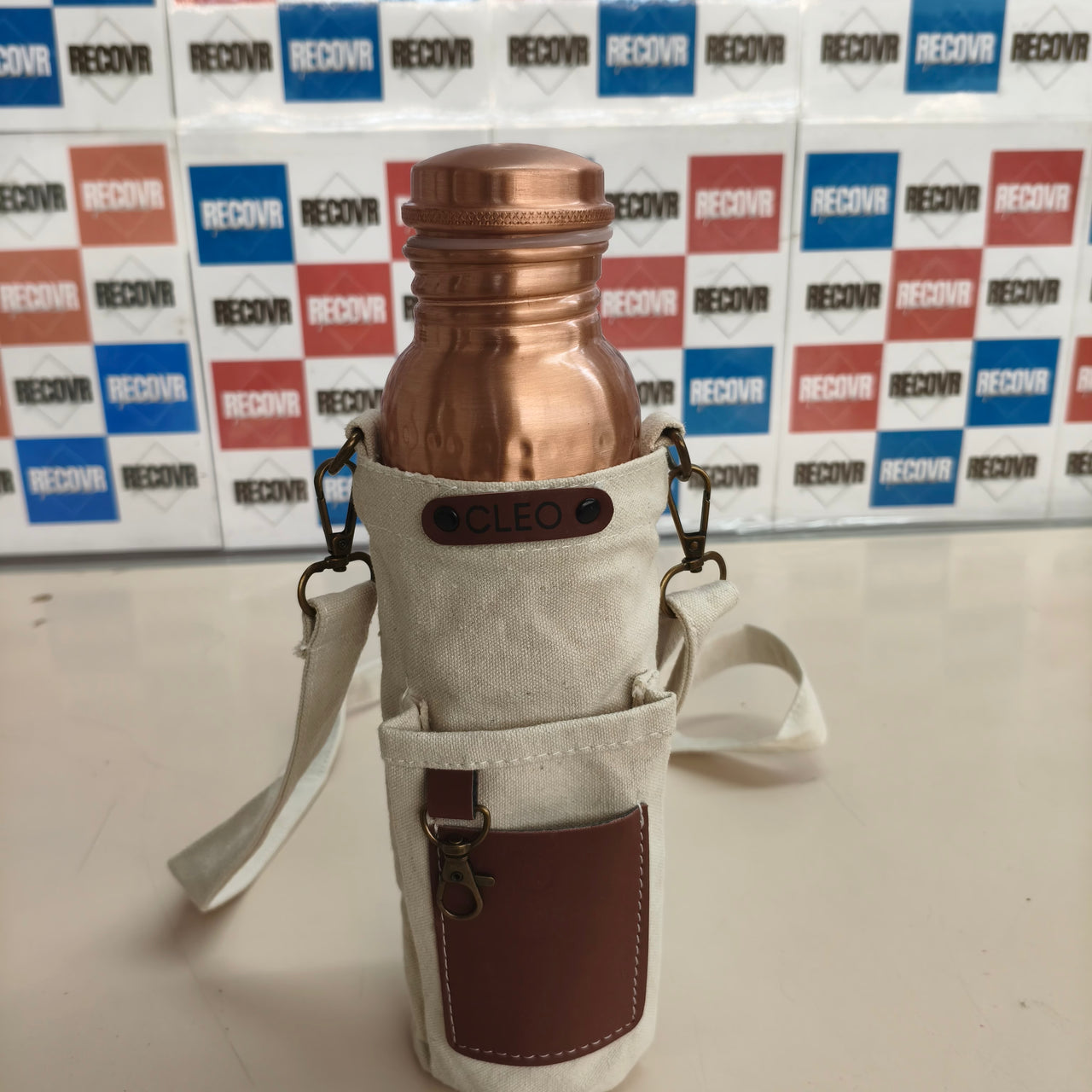 AVA DESIGNZ, botella de agua de cobre martillado 950 ml