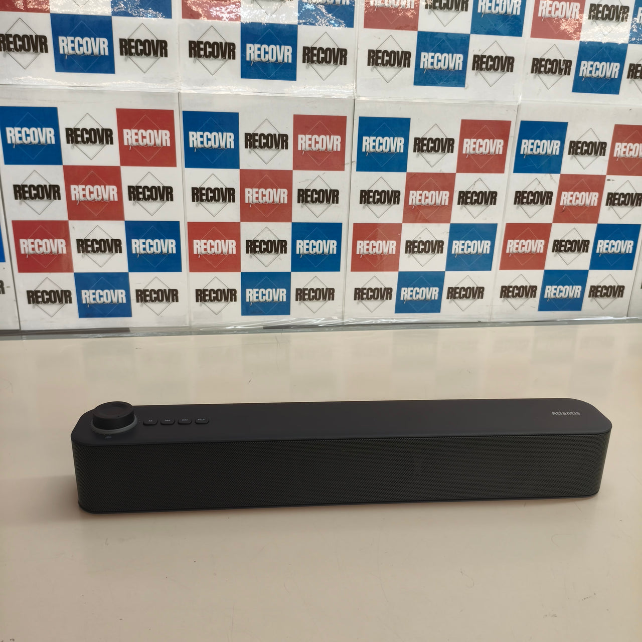 Atlantis: soundbar de 20 W con Bluetooth 5.3 y radio FM