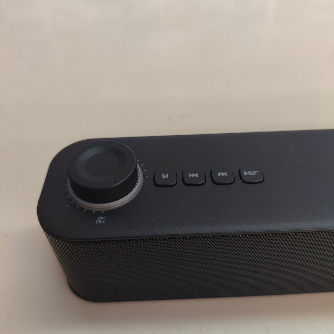 Atlantis: soundbar de 20 W con Bluetooth 5.3 y radio FM