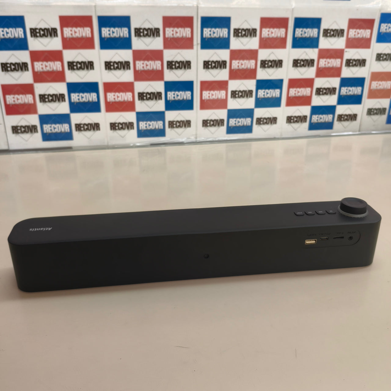 Atlantis: soundbar de 20 W con Bluetooth 5.3 y radio FM
