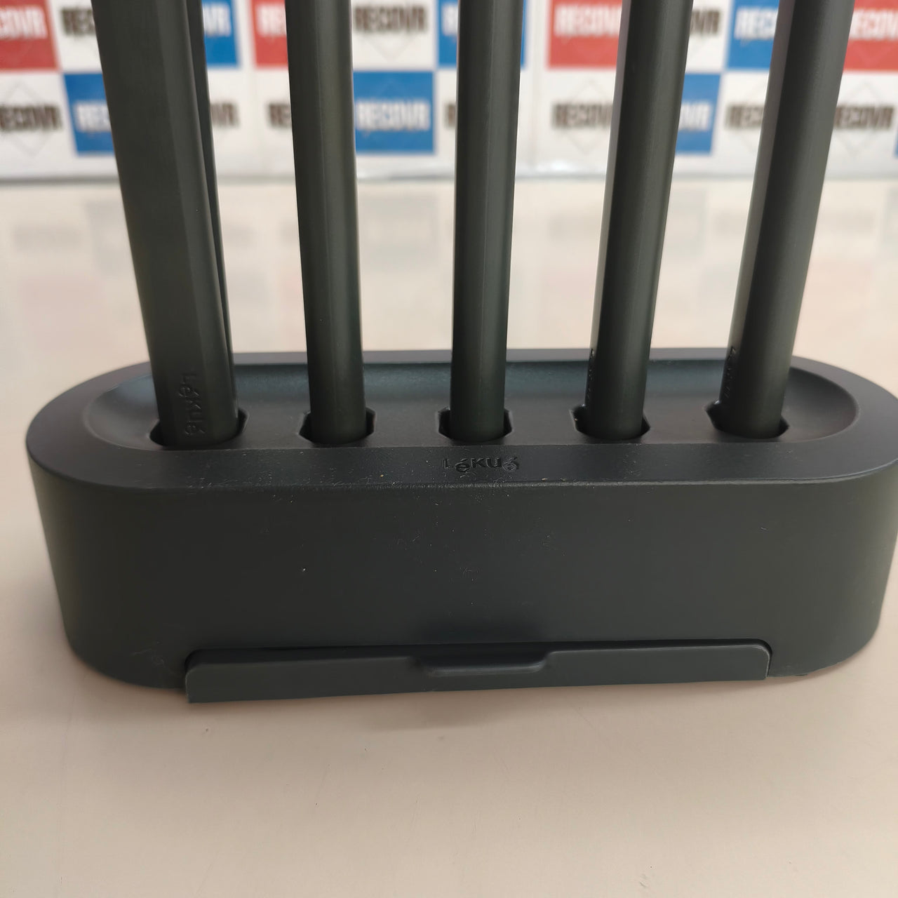 Lékué: set de 5 utensilios de cocina con base de soporte