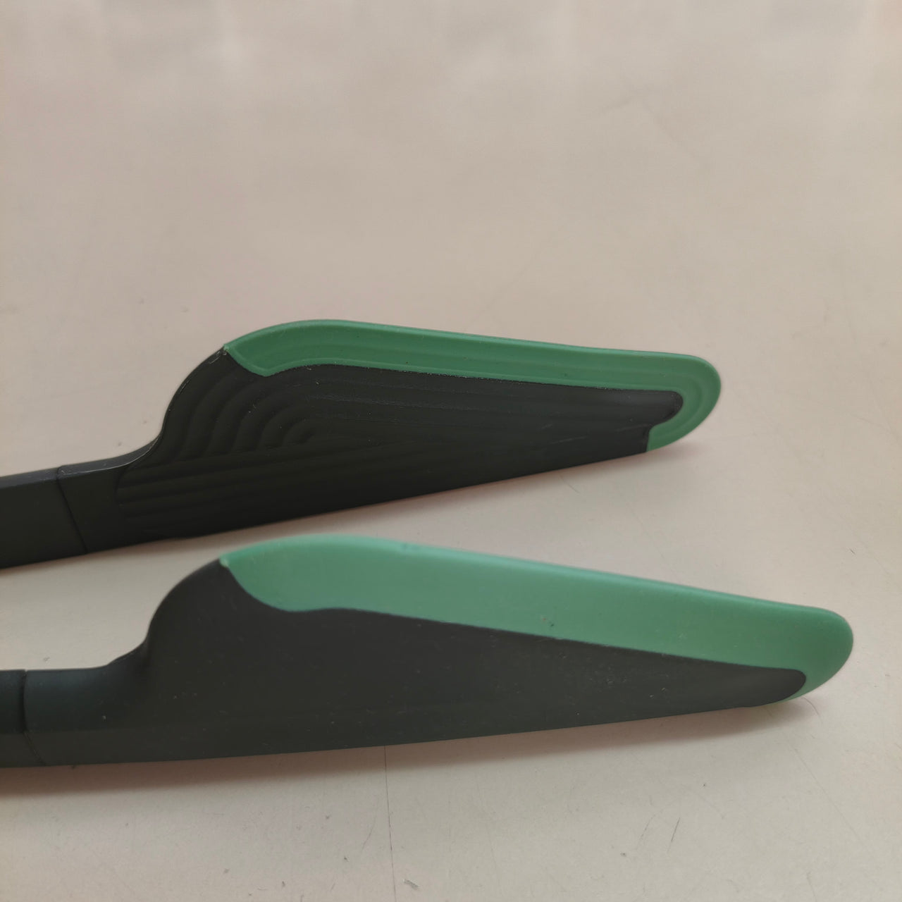 Lékué: set de 5 utensilios de cocina con base de soporte