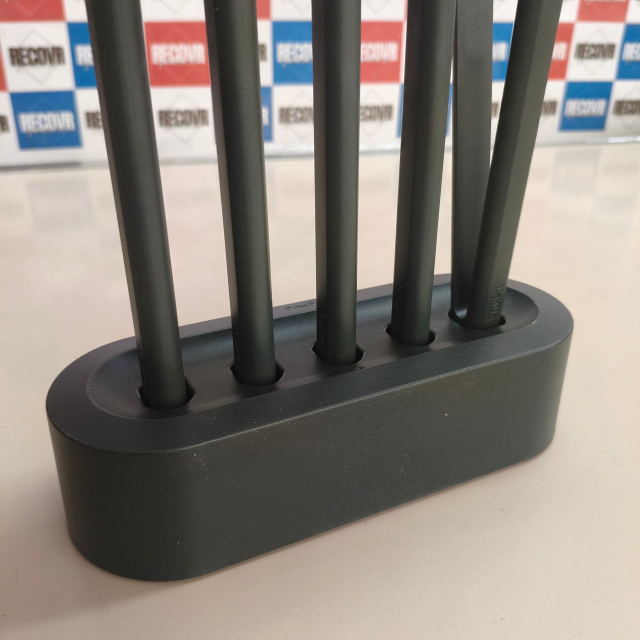 Lékué: set de 5 utensilios de cocina con base de soporte