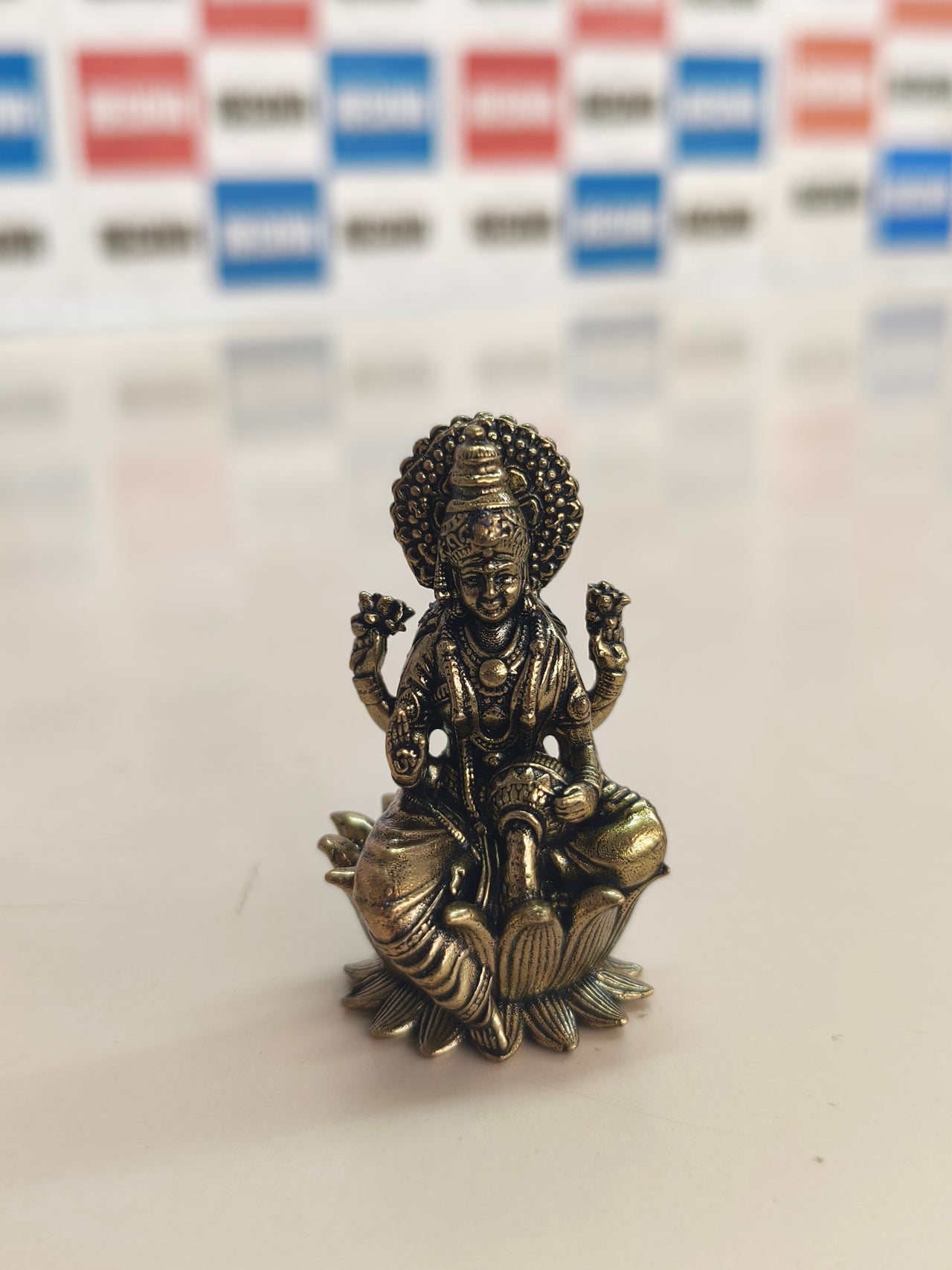 UGRA: estatuas de latón de dioses hindúes (Lakshmi, Ganesha, Saraswati), 5 cm