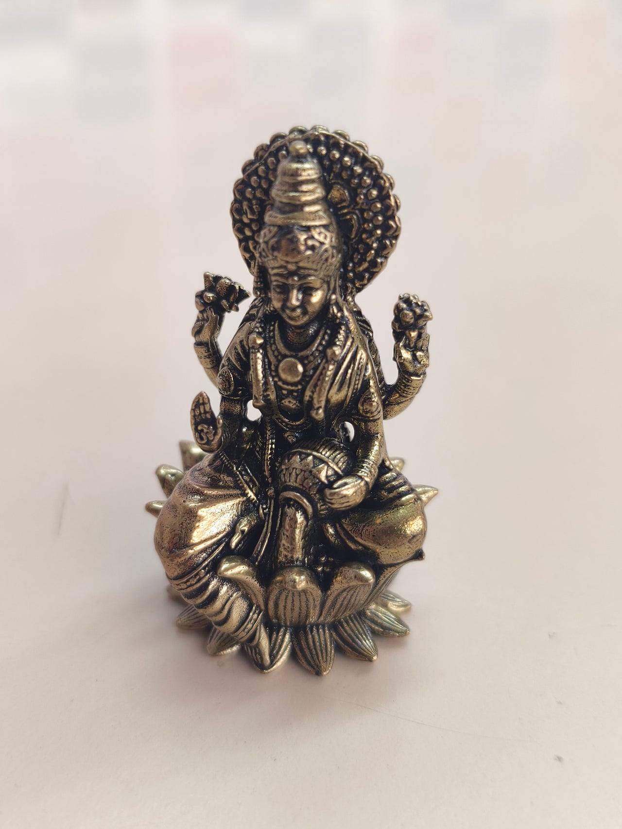 UGRA: estatuas de latón de dioses hindúes (Lakshmi, Ganesha, Saraswati), 5 cm