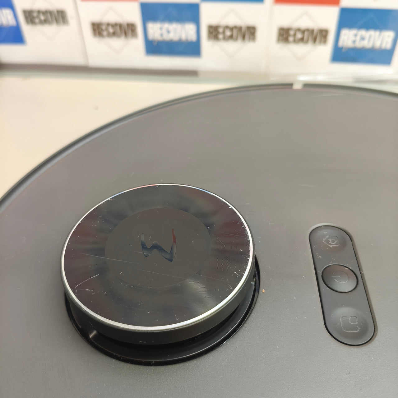 EUREKA NERE10s: robot aspirador y fregasuelos con vaciado automático y LiDAR