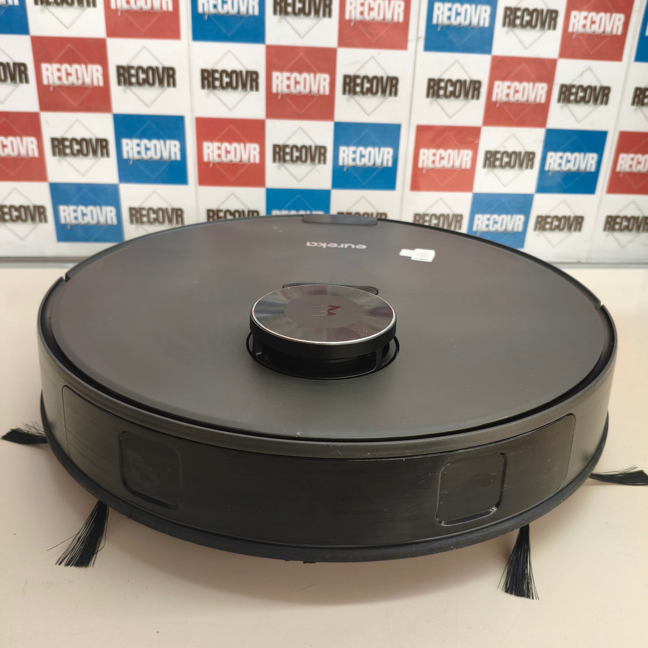 EUREKA NERE10s: robot aspirador y fregasuelos con vaciado automático y LiDAR