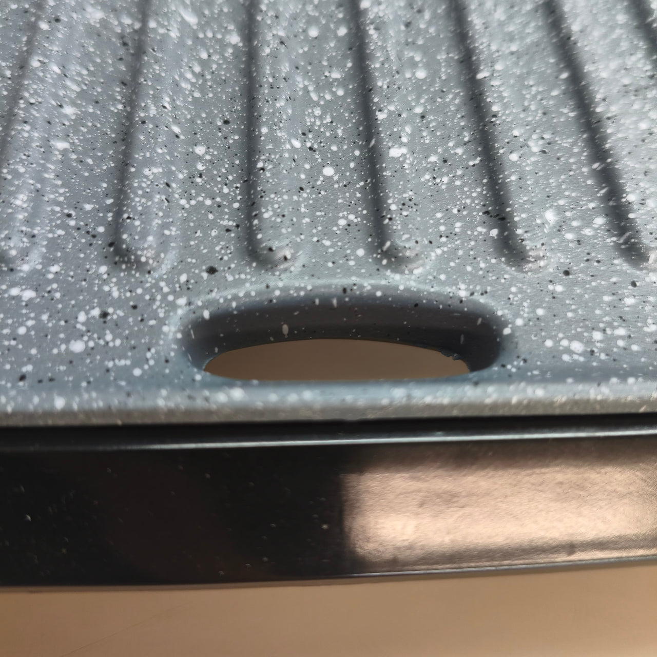 Cecotec Grelha Elétrica Rock'Ngrill 1500 Rapid, 1500 W, Revestimento de Pedra Rockstone, Placa Superior Ajustável em Altura, Bandeja Coletora de Gordura, 12,4X30,8X33,2 Cm