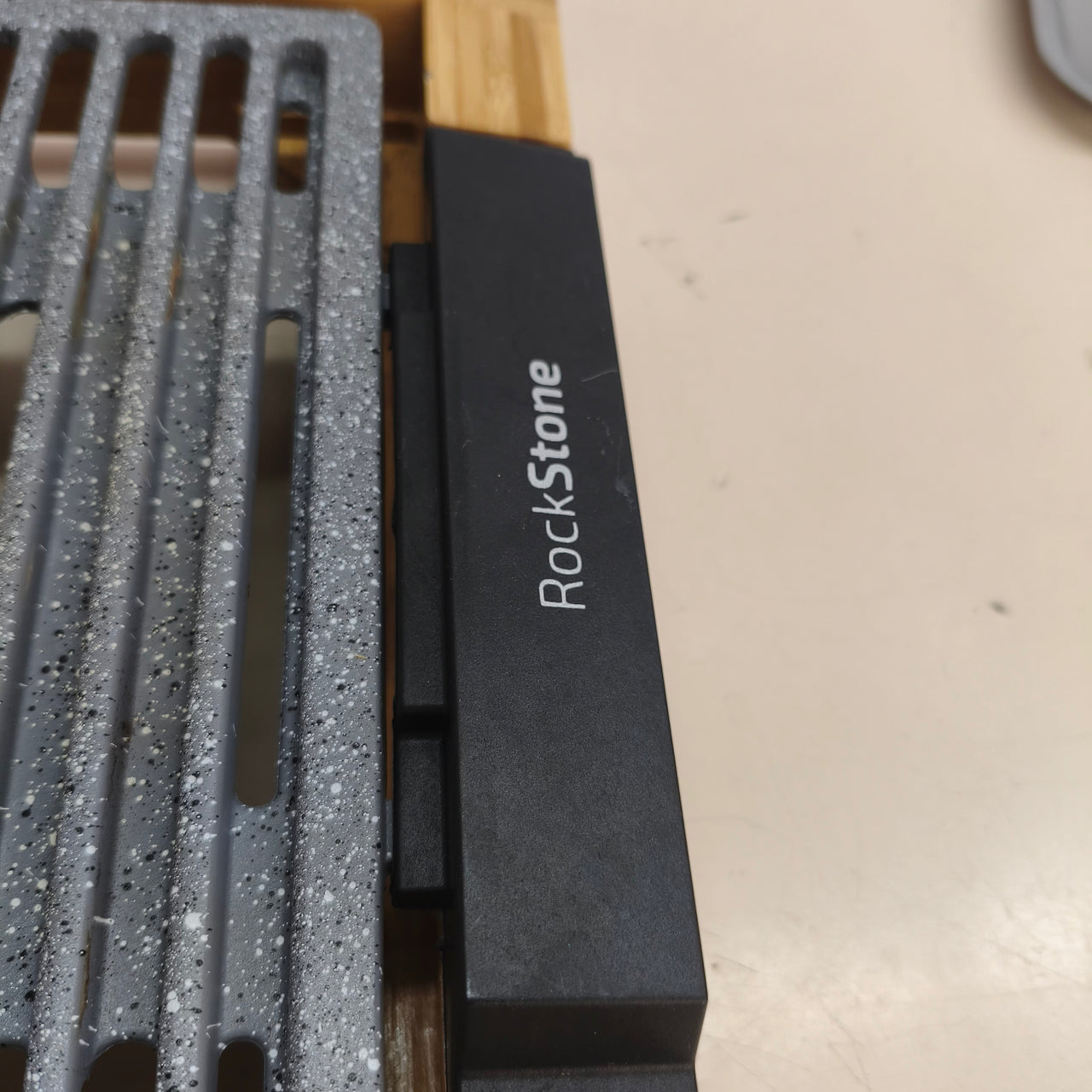 Cecotec Tasty&Grill 2000: plancha eléctrica de 2000 W con estructura de bambú