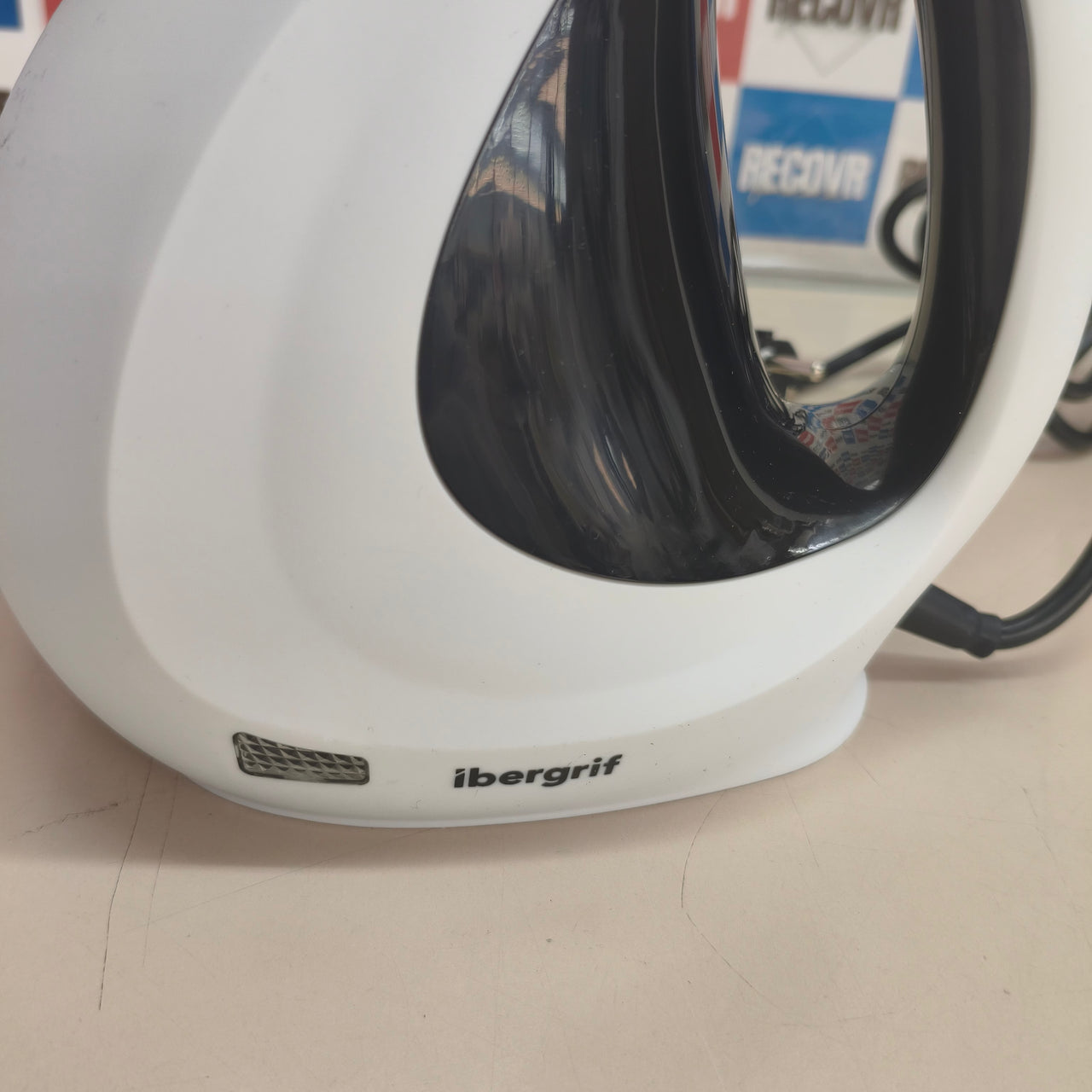 Ibergrif: limpiador de vapor portátil de 1050 W con 9 accesorios