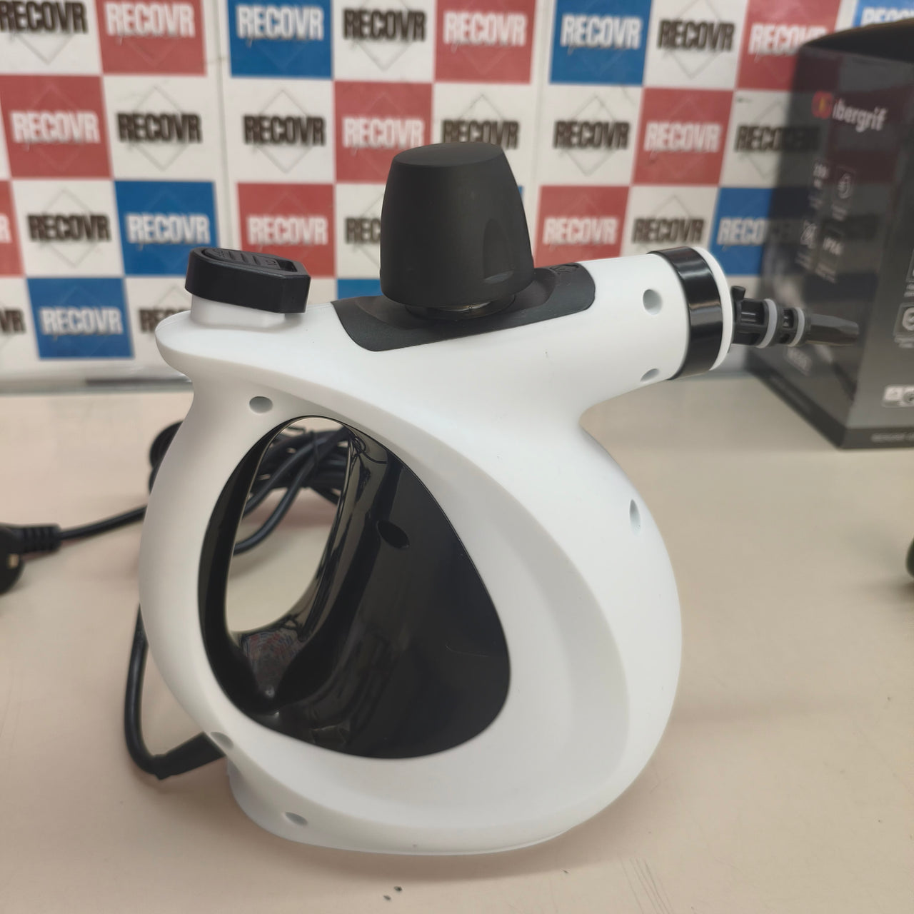Ibergrif: limpiador de vapor portátil de 1050 W con 9 accesorios