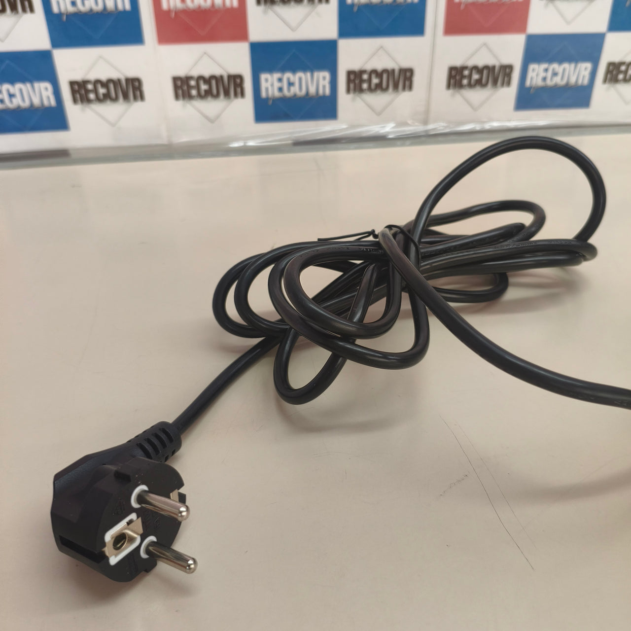 Ibergrif: limpiador de vapor portátil de 1050 W con 9 accesorios