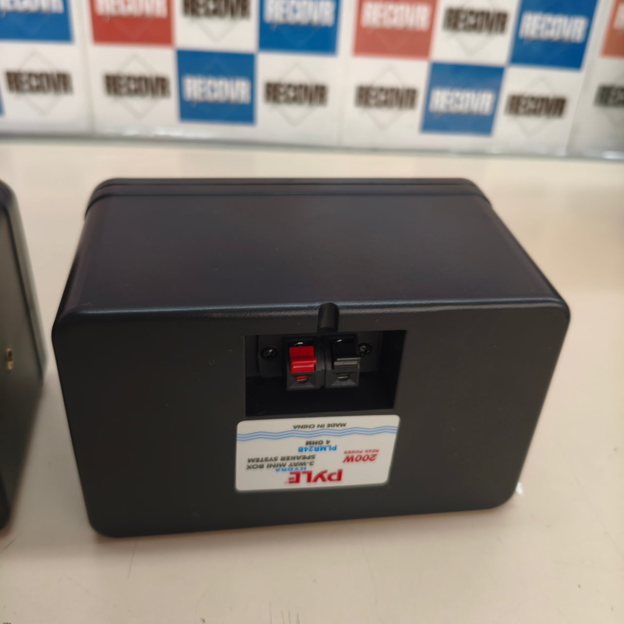 Pyle: altavoces de 3 vías, 200 W, para interior y exterior