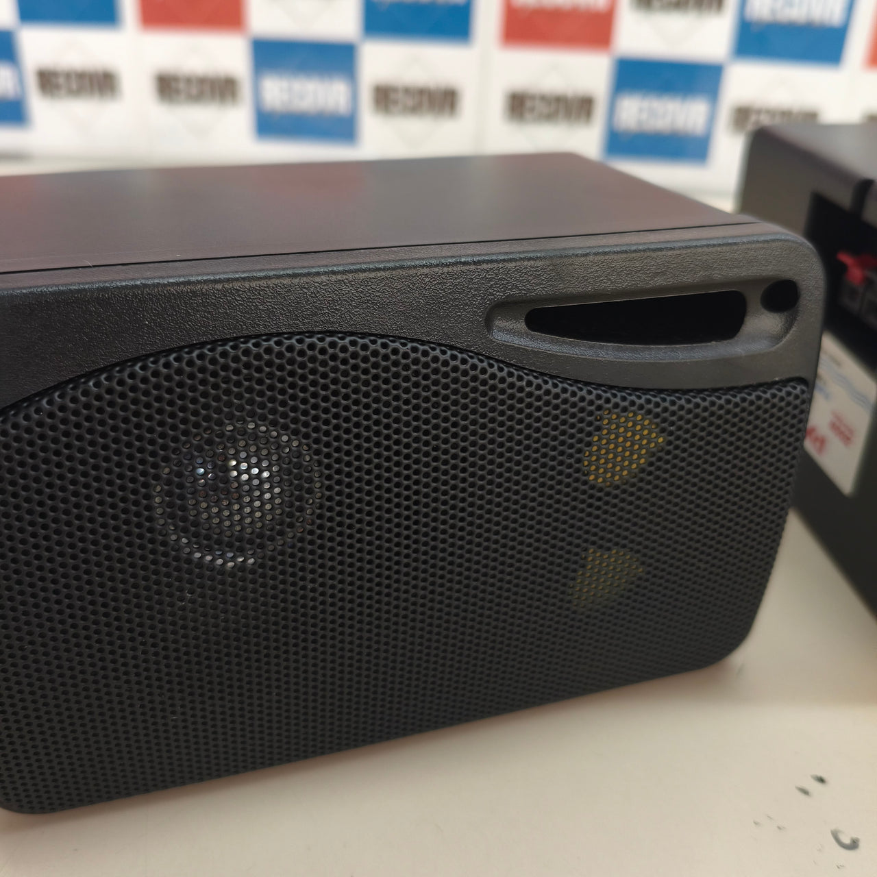 Pyle: altavoces de 3 vías, 200 W, para interior y exterior
