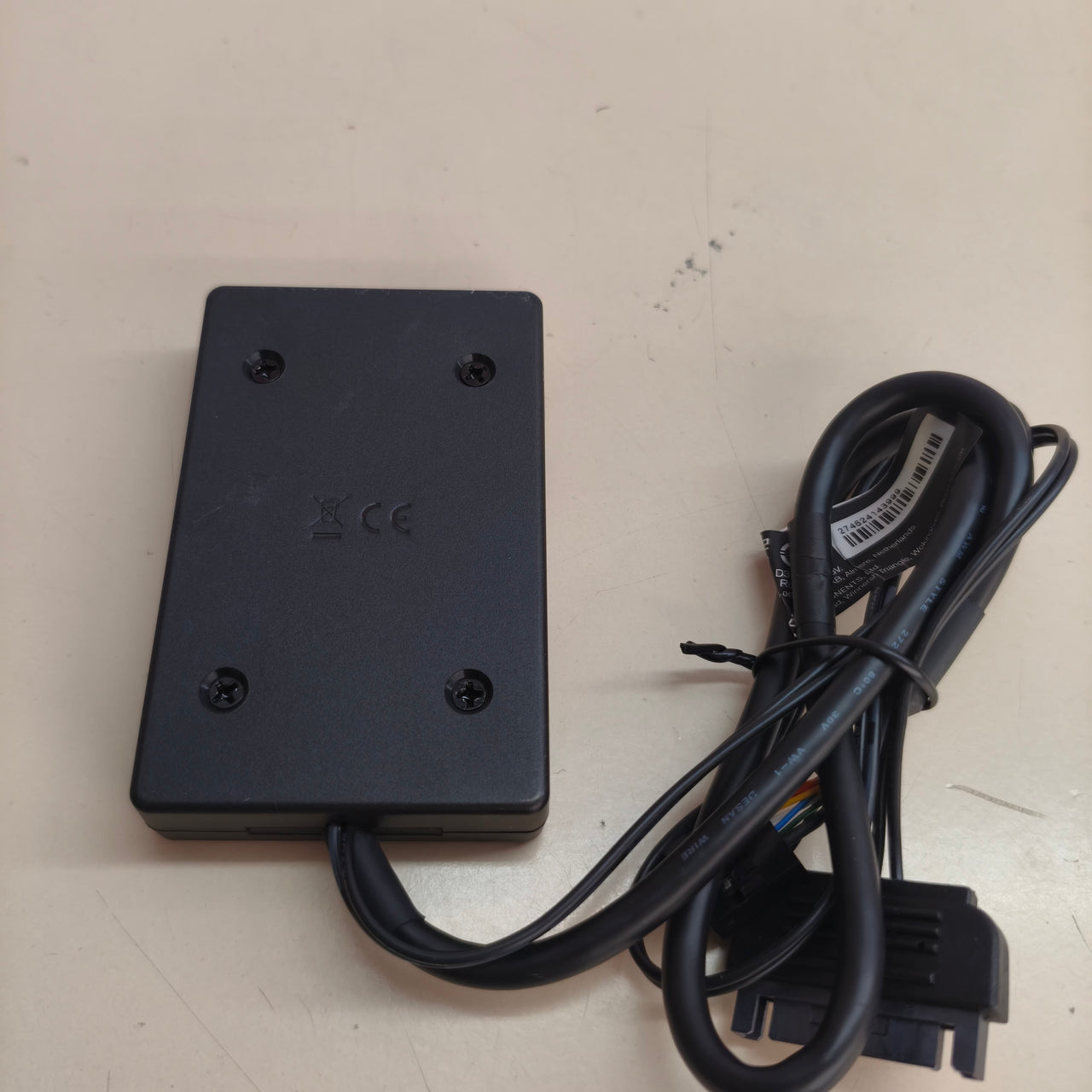 Corsair: concentrador interno USB 2.0 de 4 puertos con instalación magnética