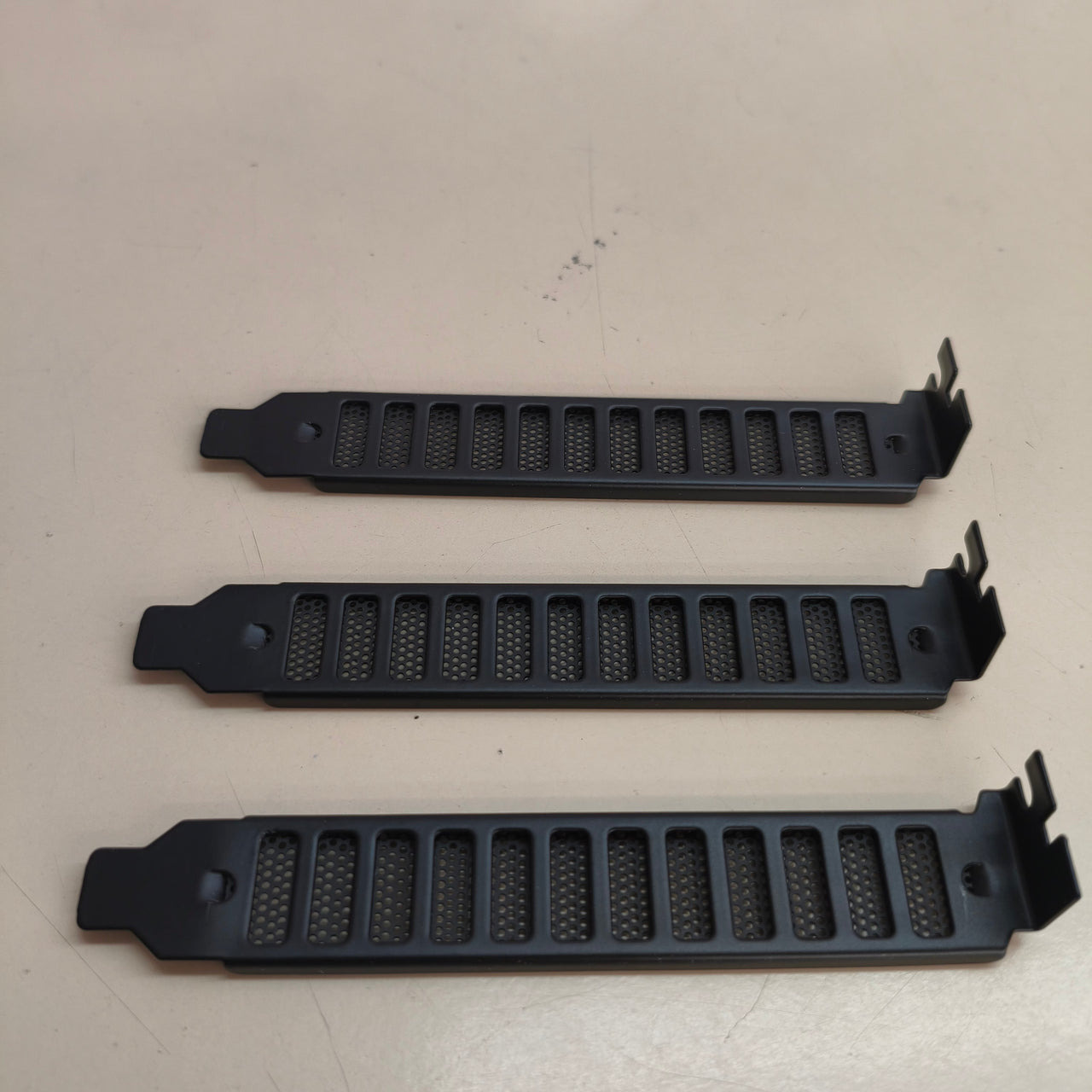 Gelid: filtro antipolvo para ranura PCI, mejora la ventilación del equipo