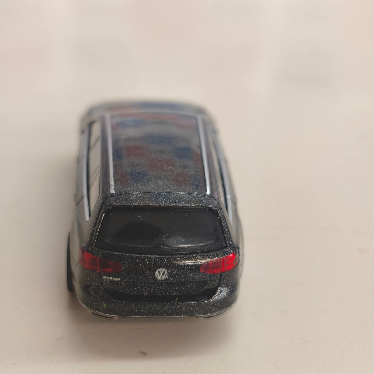 Herpa: coche en miniatura VW Passat Variant a escala 1:87, pieza de colección