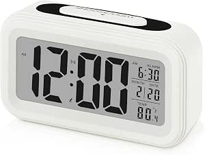Sarsumir Despertador Digital, Reloj Despertador Digital Pilas Inteligente Silencioso con Luz Nocturna LED Despertador con Función de Posponer Temperatura de Fecha para Niños Infantil Adulto, Blanco