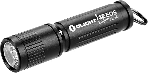 OLIGHT I3E EOS Mini Linterna Llavero de 90 Lúmenes y Alcanza a 44m,Linterna Pequeña Resistente al Agua IPX8,Batería AAA Incluida,para Acampar, Cazar, Pescar y Emergencia (Negro)