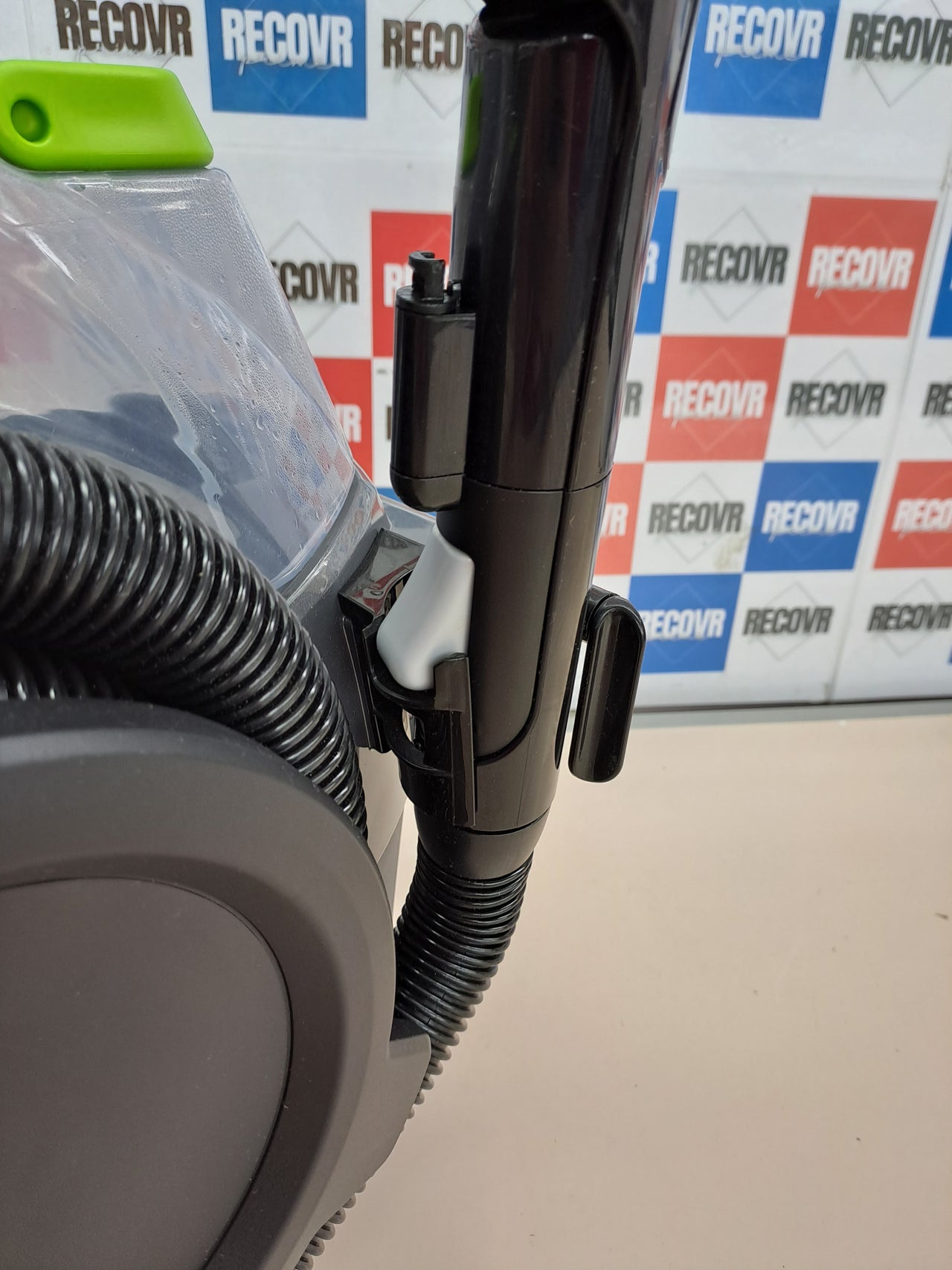 Limpiador tapicerías portátil 750 W – Bissell