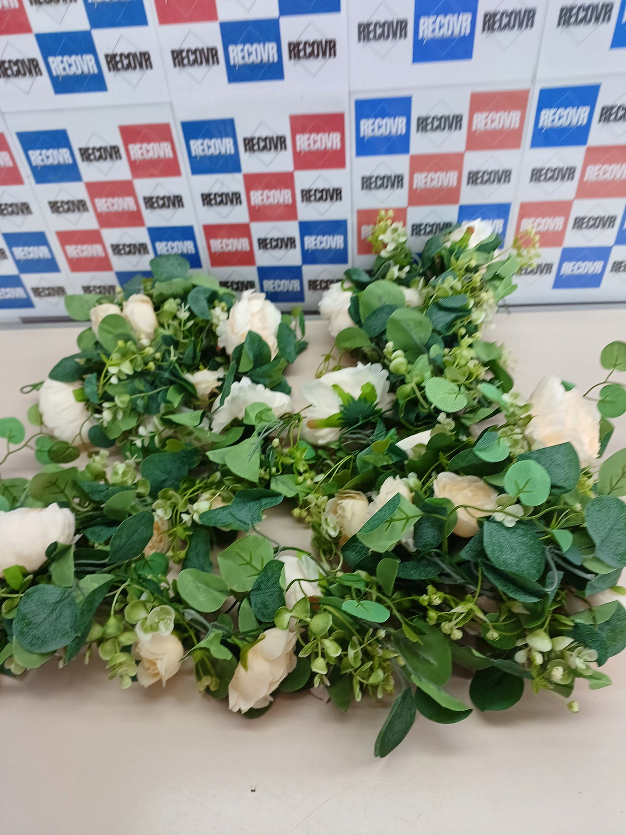 Guirnalda eucalipto artificial 26,2 ft con rosas - SOMYTING