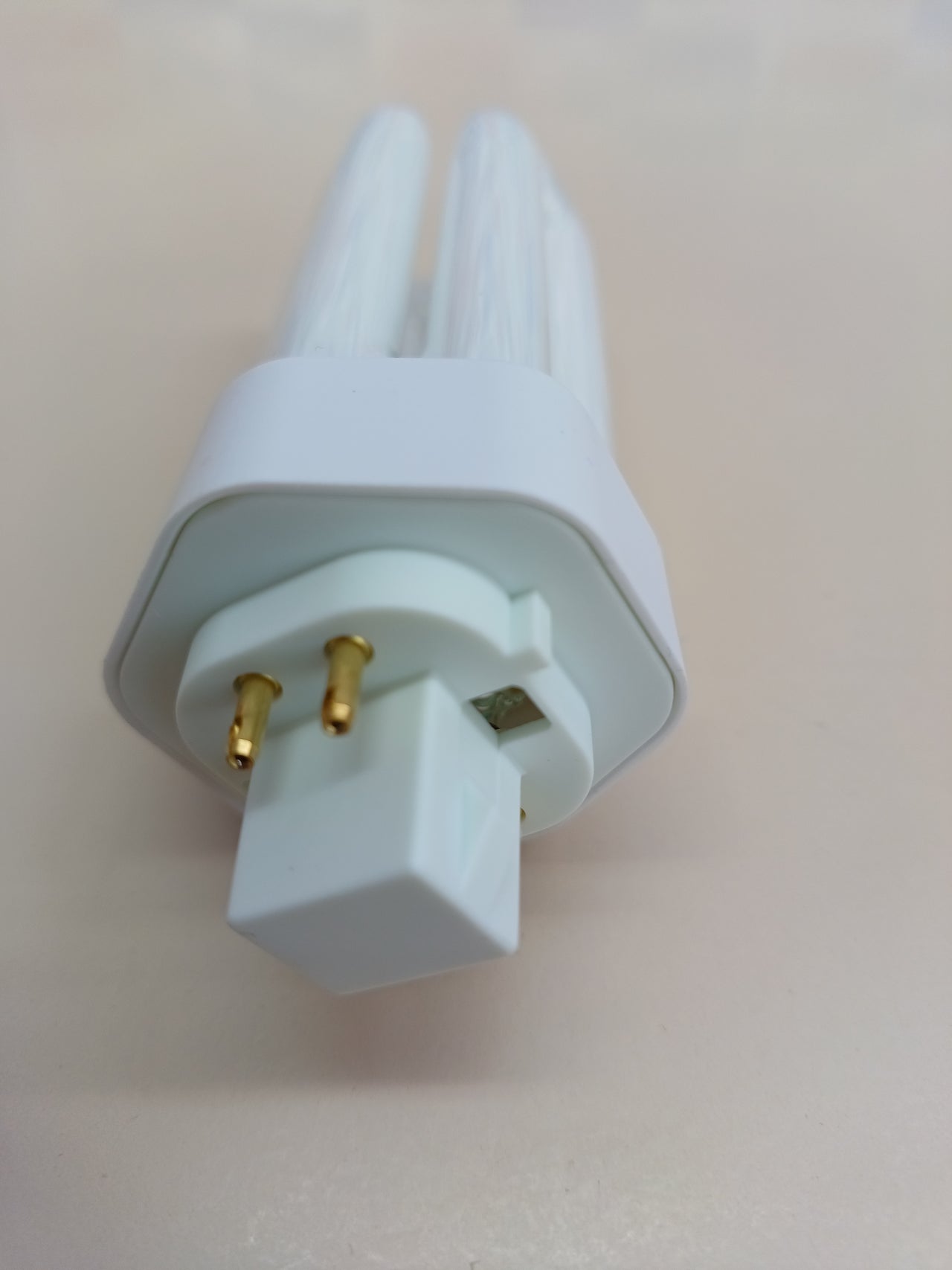 Lámpara fluorescente 18 W compacta Dulux T / e Plus, , GX24q-2 V=1 LAMP.DULUX T/E 18W/31-830 GX24Q2 DTE18830 Osram