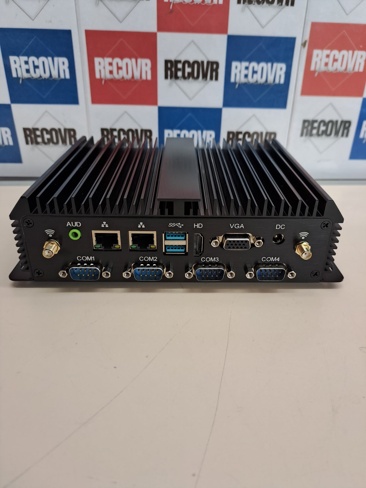 Mini PC industrial fanless i7 16GB 512GB Windows 10 Pro silencio