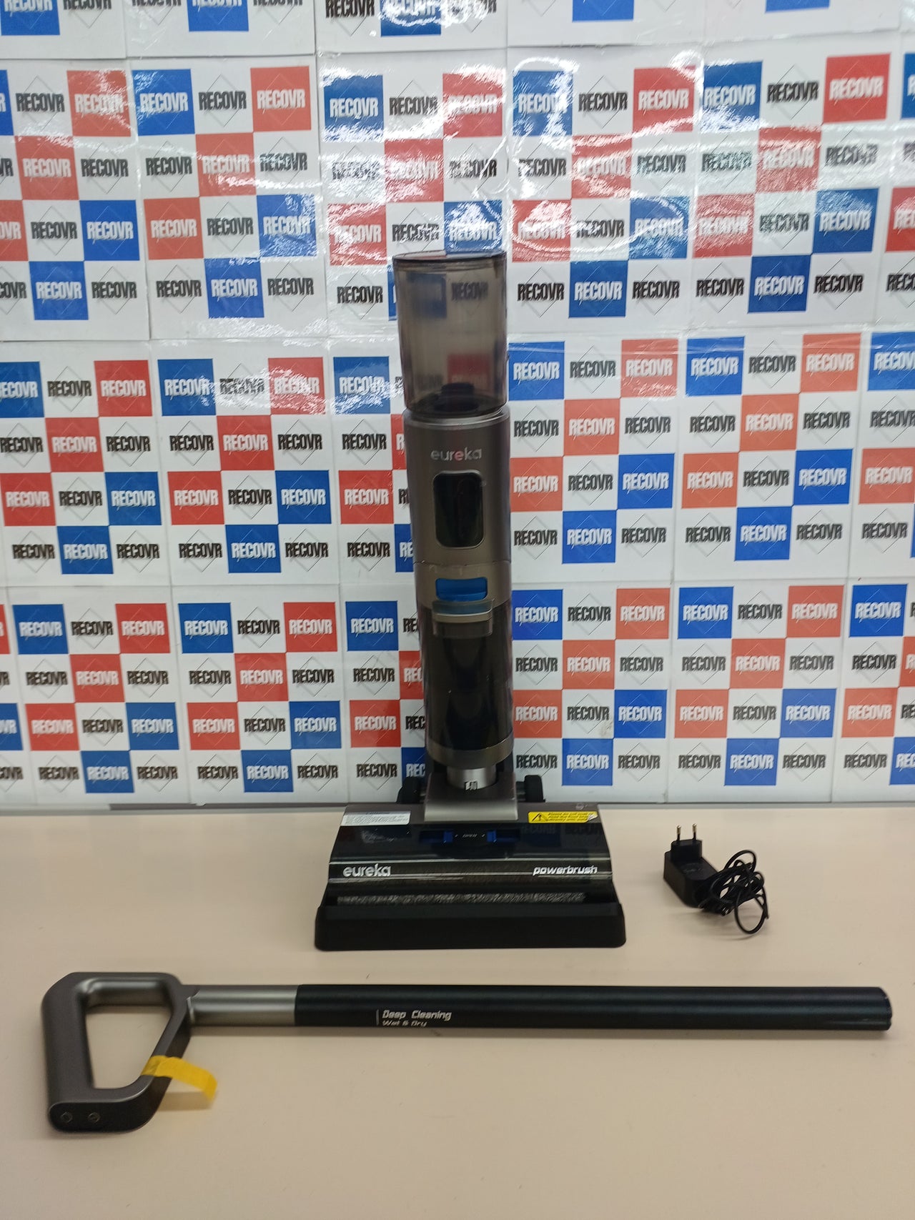 Aspirador Fregadora Eureka RapidWash NEW430