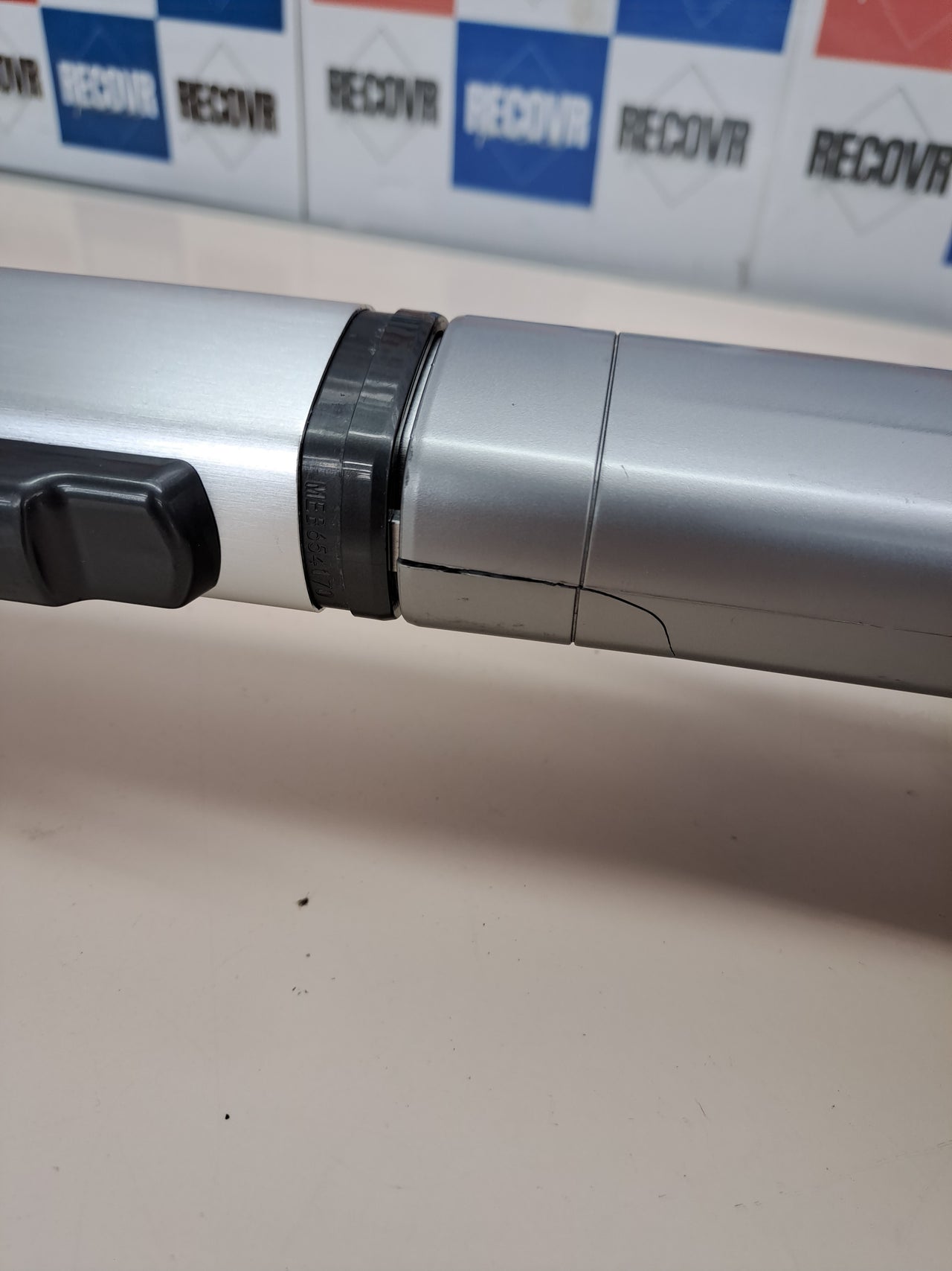 Aspirador escoba Kompressor con doble batería y 200W de succión