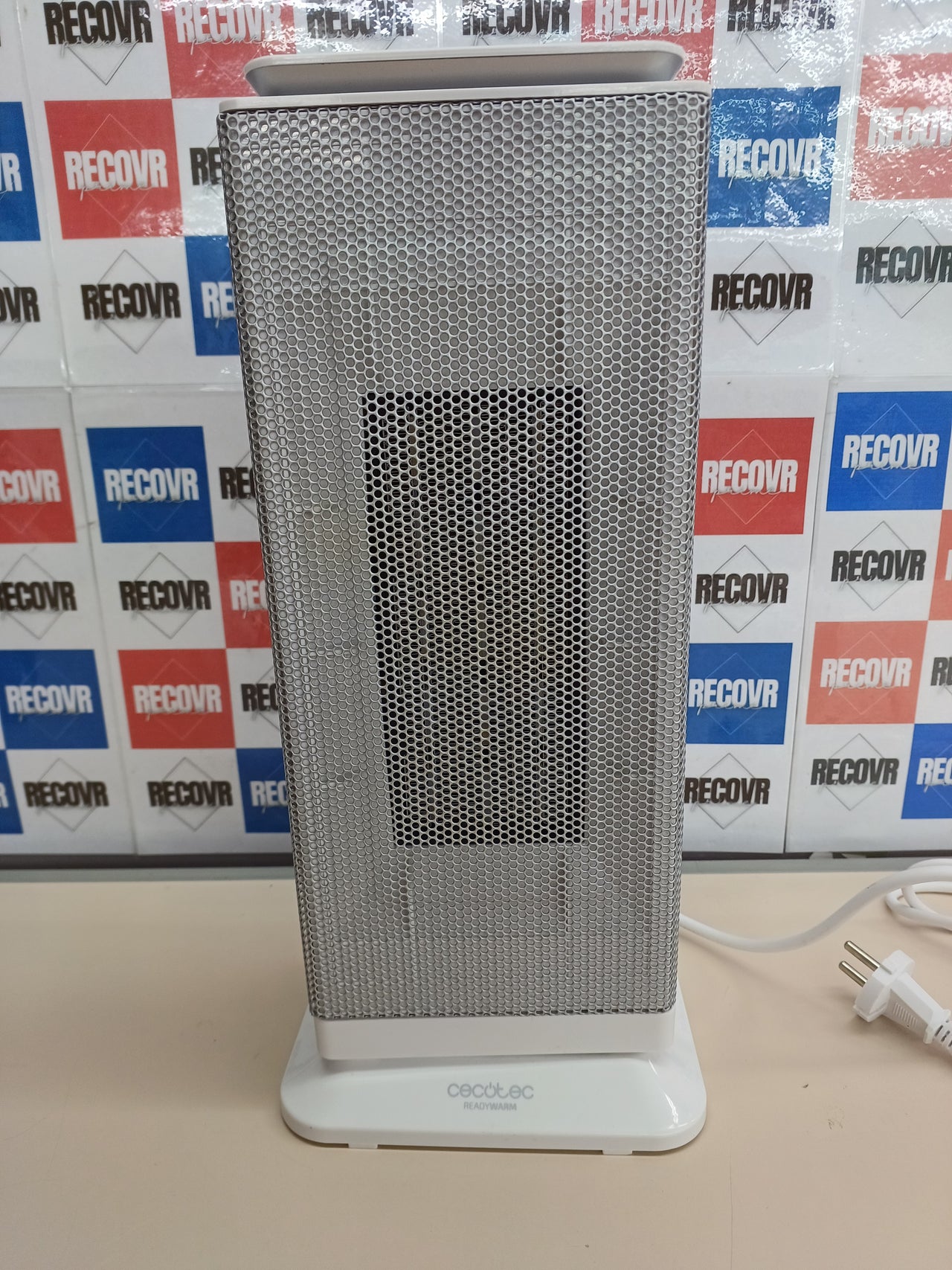 Calefactor cerámico 2000 W con oscilación – Cecotec