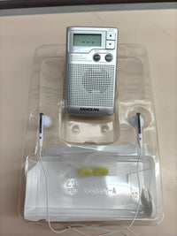 Radio portátil Sangean DT-250 digital AM/FM plateada