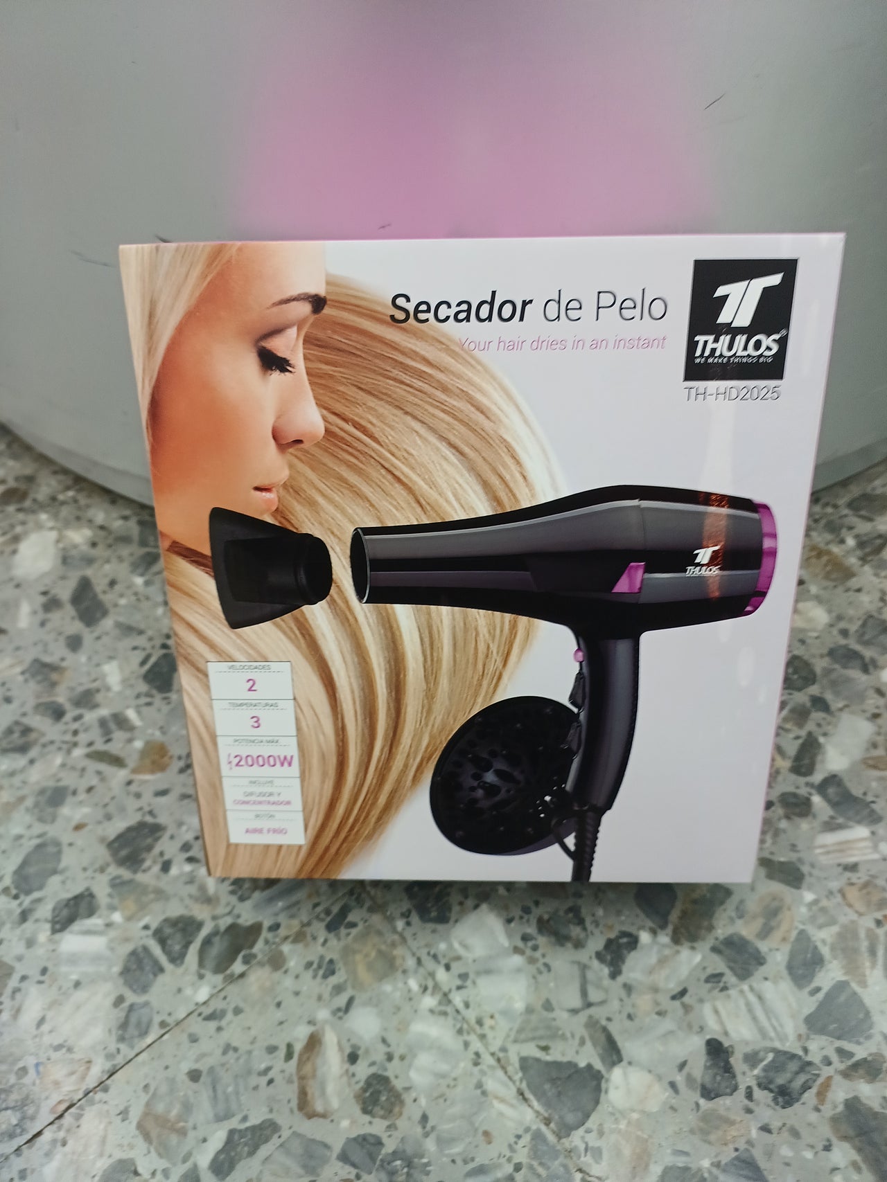 Secador de Pelo Thulos, 2 velocidades, 3 temperaturas, 2000W, Incluye difusor y concentrador TH-HD2025