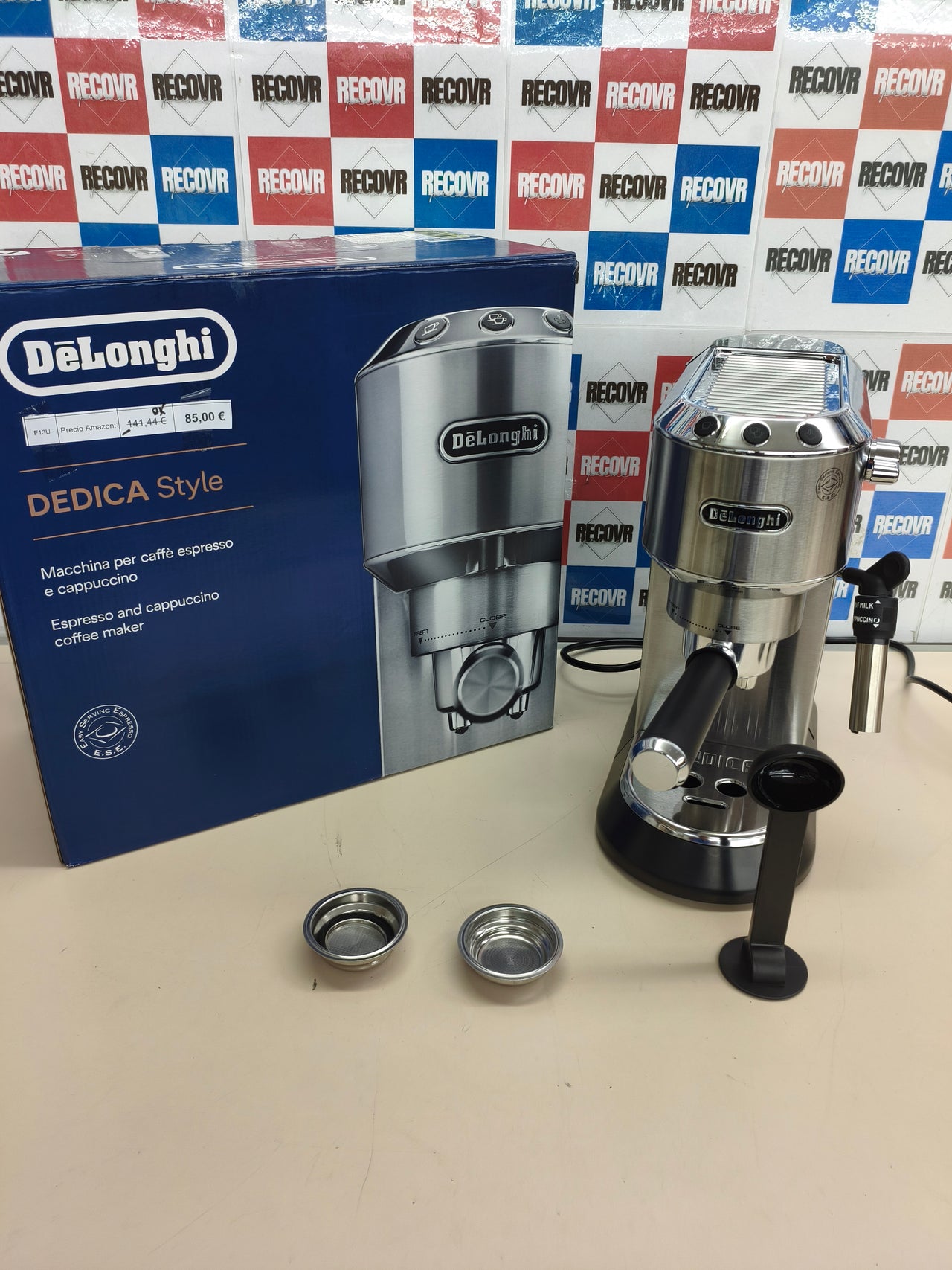Cafetera espresso De’Longhi Dedica acero inoxidable negra