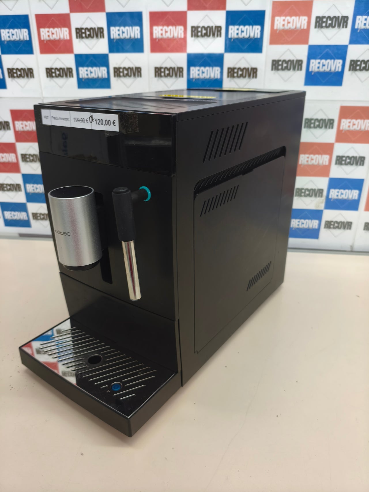 Cafetera superautomática Cecotec Cremmaet Compact Steam con molinillo y vaporizador