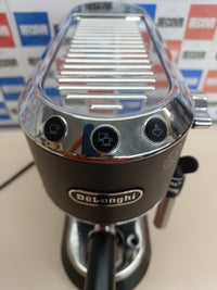 Cafetera Espresso De'Longhi Dedica EC685.BK
