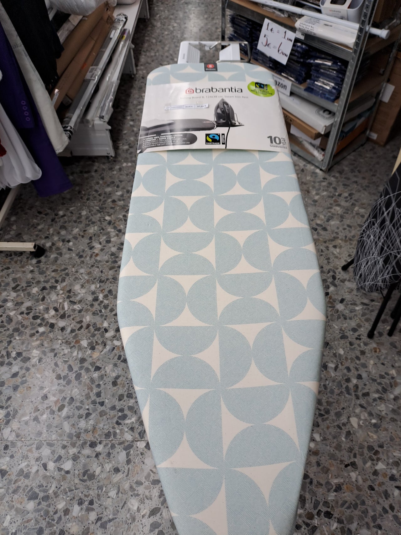 Tabla planchar 124x38 ajustable antideslizante – Brabantia