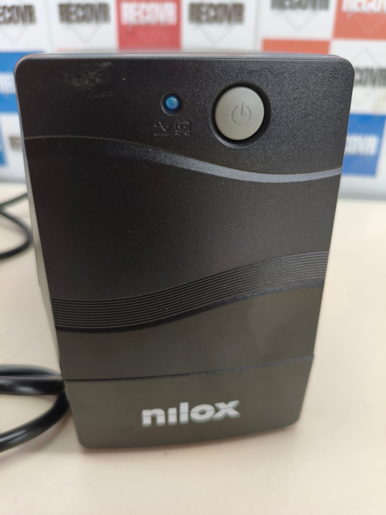 Batería de respaldo para ordenador Nilox UPS 1500 VA.