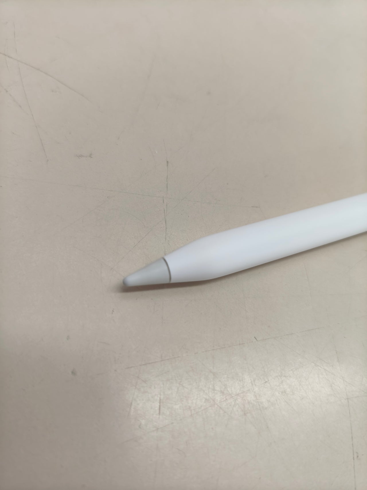 Lápiz digital Apple Pencil USB-C para iPad.
