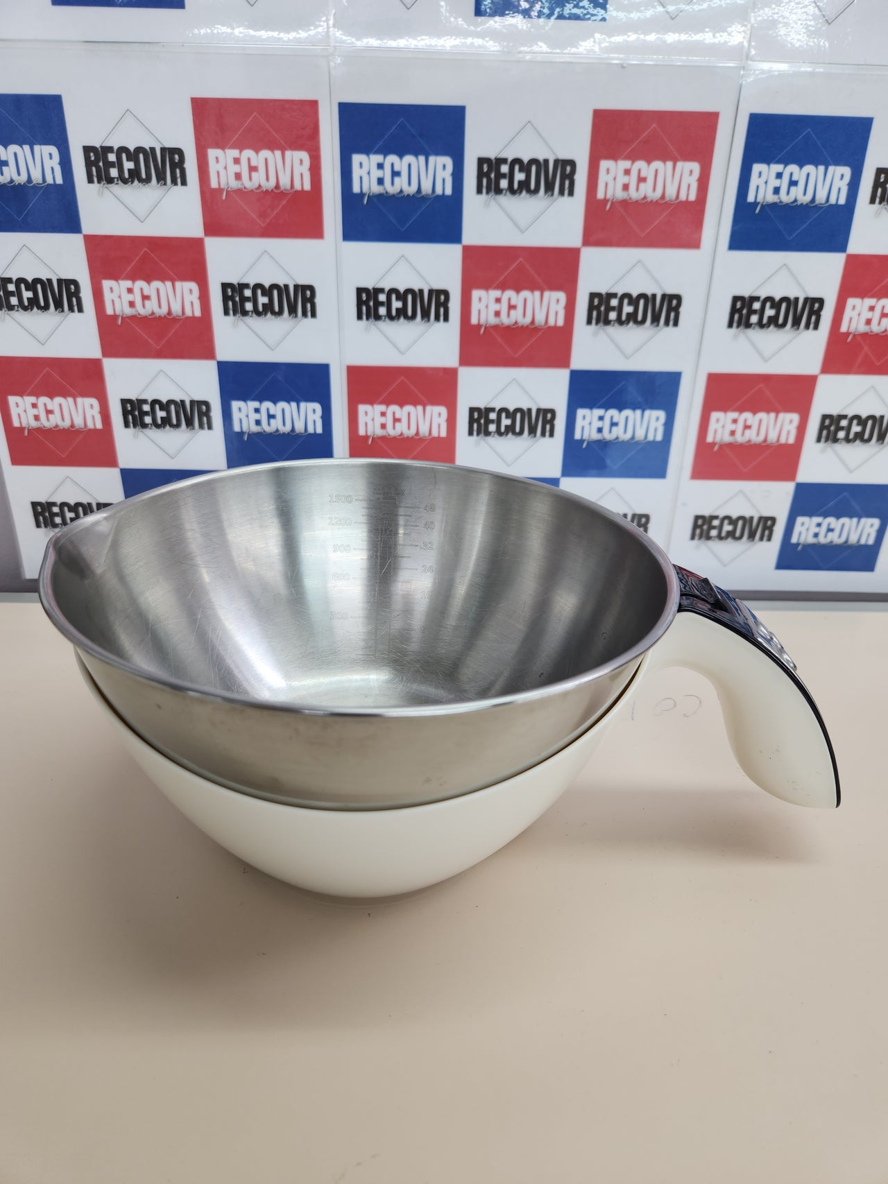 Báscula Electrónica 5 Kg de Cocina, Pesa Sólidos y Líquidos, Recipiente Extraible, Báscula Graduada, División 1 g, Función Tara, Pantalla Digital, Apagado Automático Imetec Dolcevita ES4