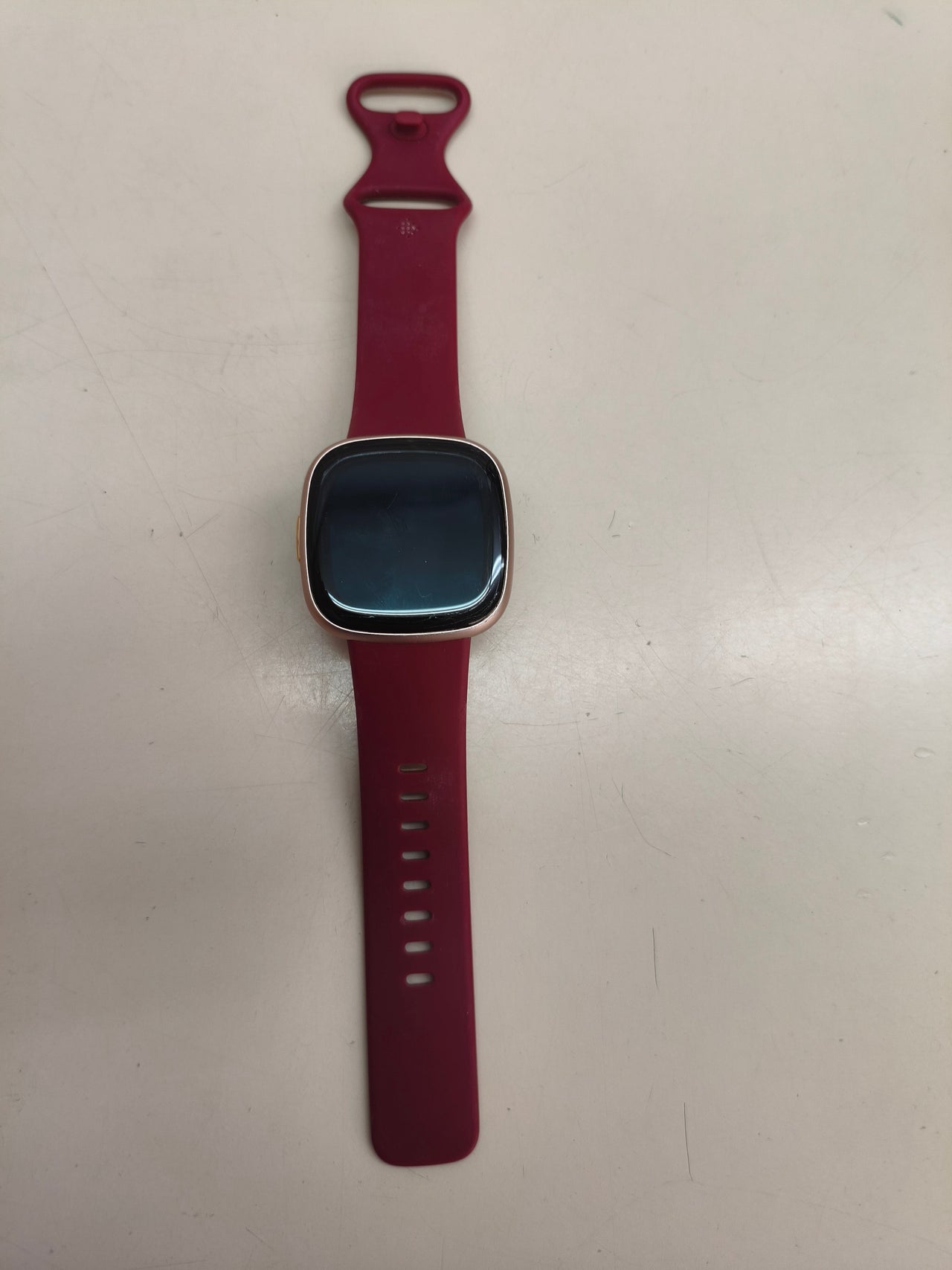 Fitbit Versa 4, smartwatch con GPS