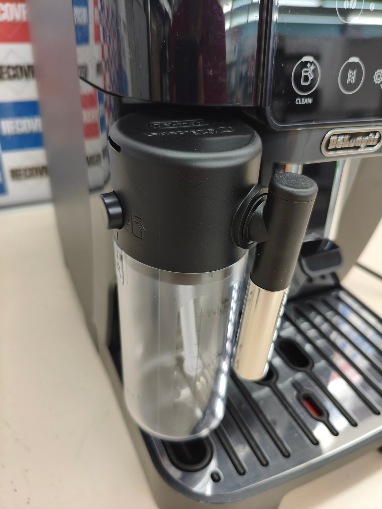 Cafetera superautomática De’Longhi Magnifica Start LatteCrema automática