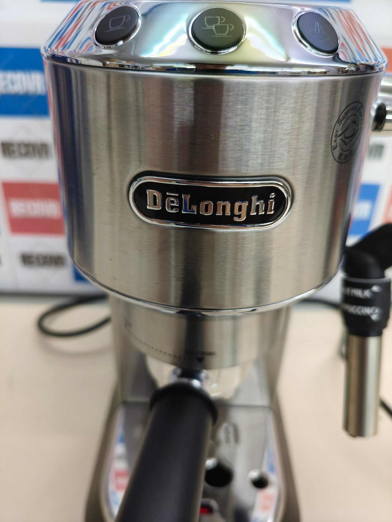 Cafetera espresso De’Longhi Dedica acero inoxidable negra