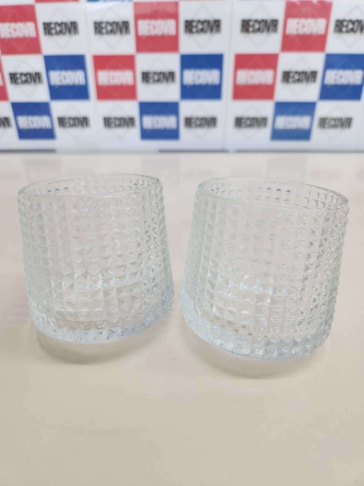 Juego 2 Vasos de Whisky 160 ml, Vaso Whisky La Superficie de La Mesa Puede Girar 360 Grados, Relax y Descomprimir para Hombres, (Superficie Curvo-Borde Dorado) Xfeyaqlo