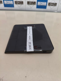 Panel táctil inalámbrico recargable para controlar el ordenador.