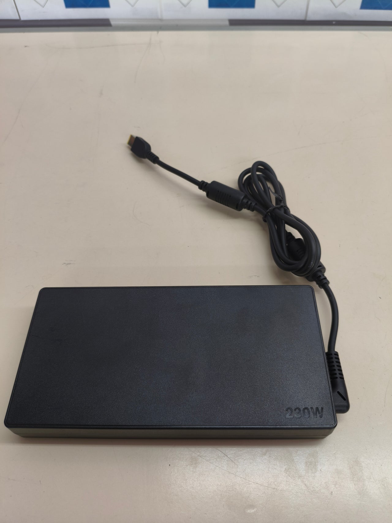 Cargador Lenovo ThinkPad 170W original 4X20E50578