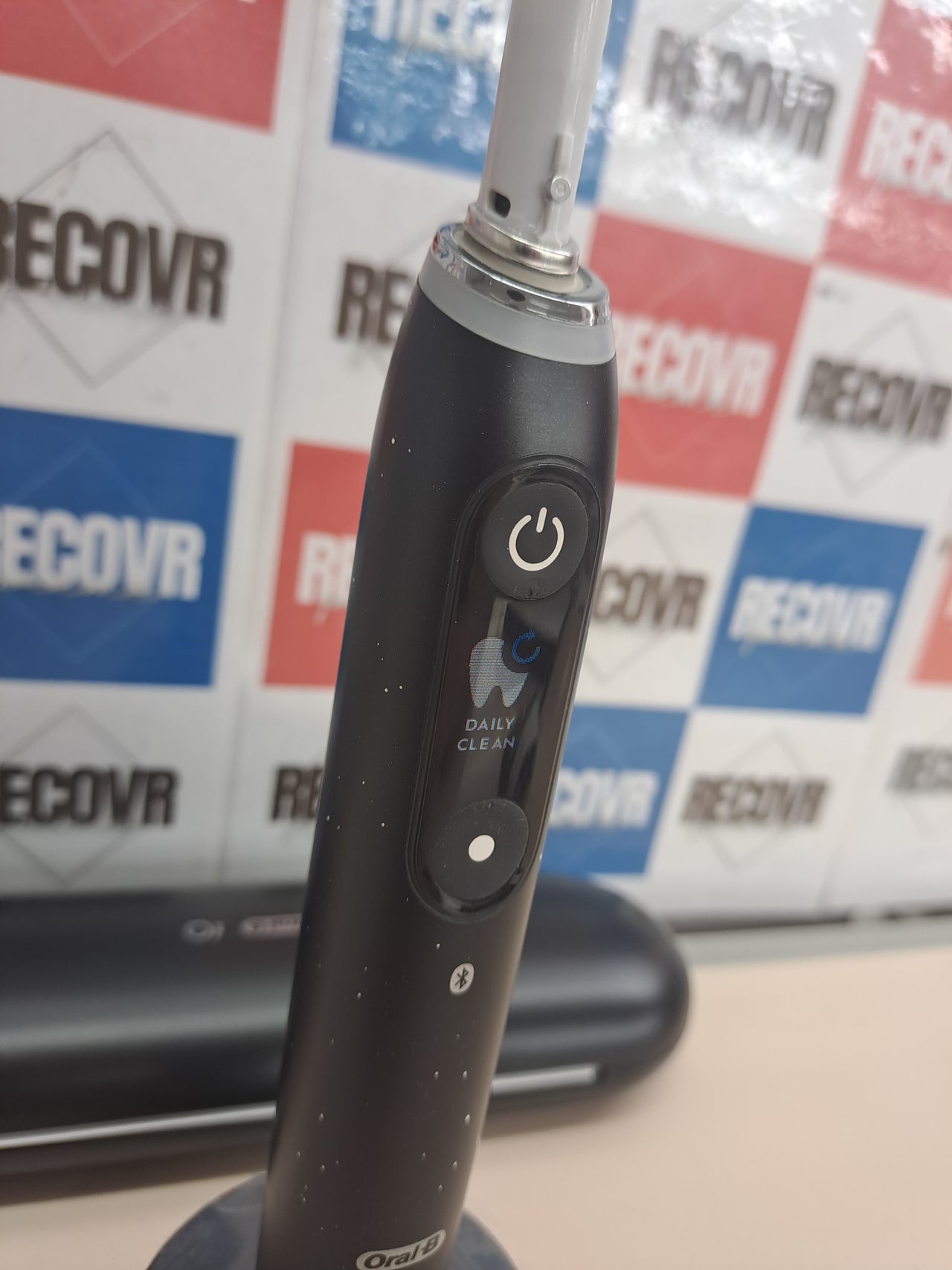 Cepillo eléctrico premium con app y estuche Oral-B iO 10