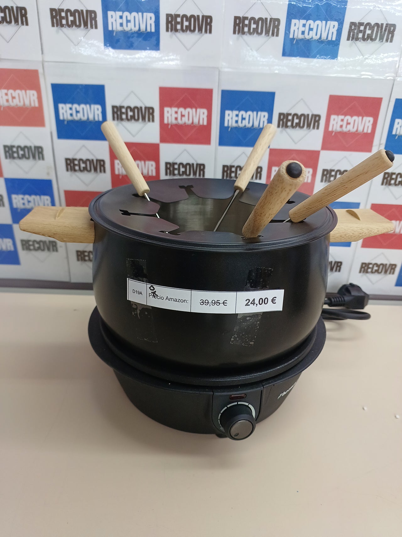 Fondue eléctrica Bestron para 8 personas con 8 tenedores