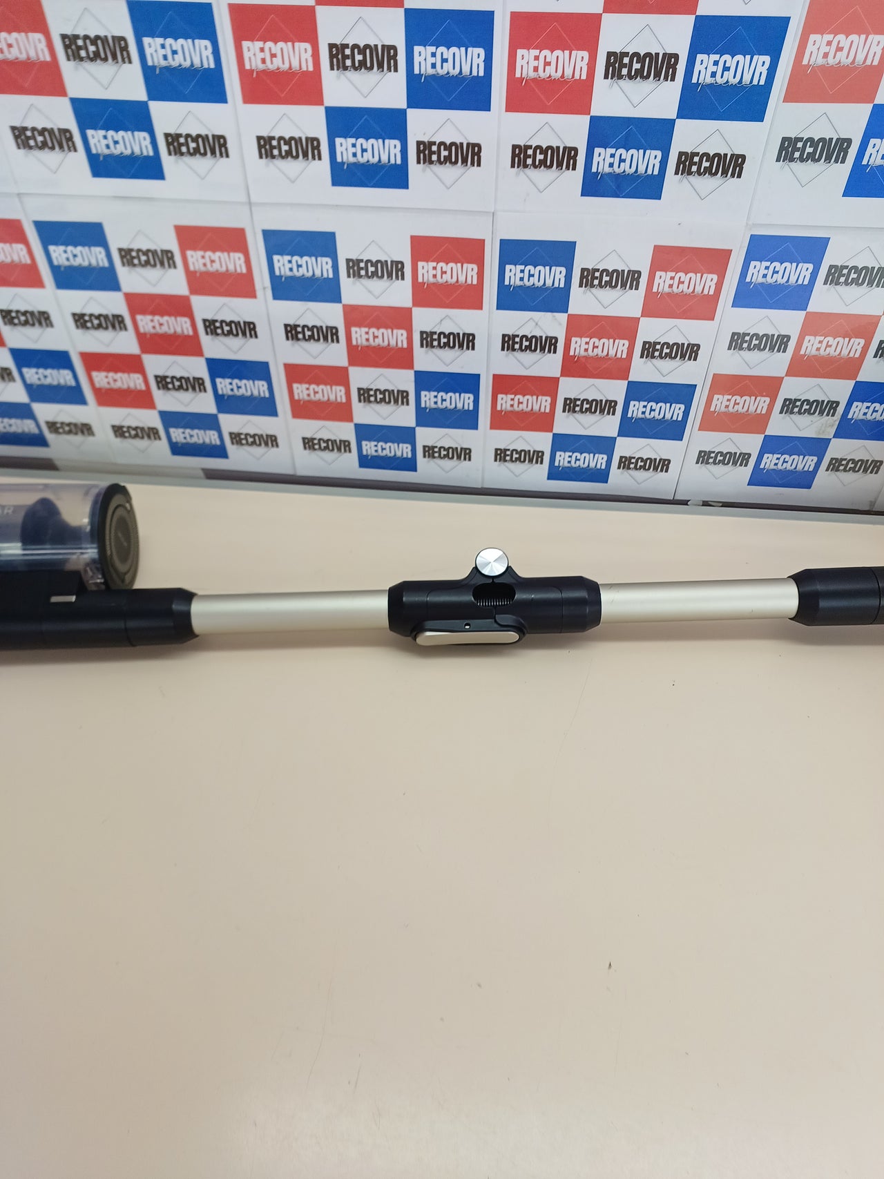 Aspiradora sin cable 700W con base autovaciado