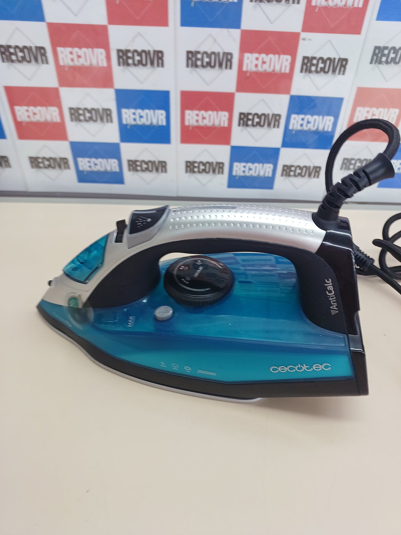 Plancha vapor 2600W 55g continuo 200g golpe Cecotec