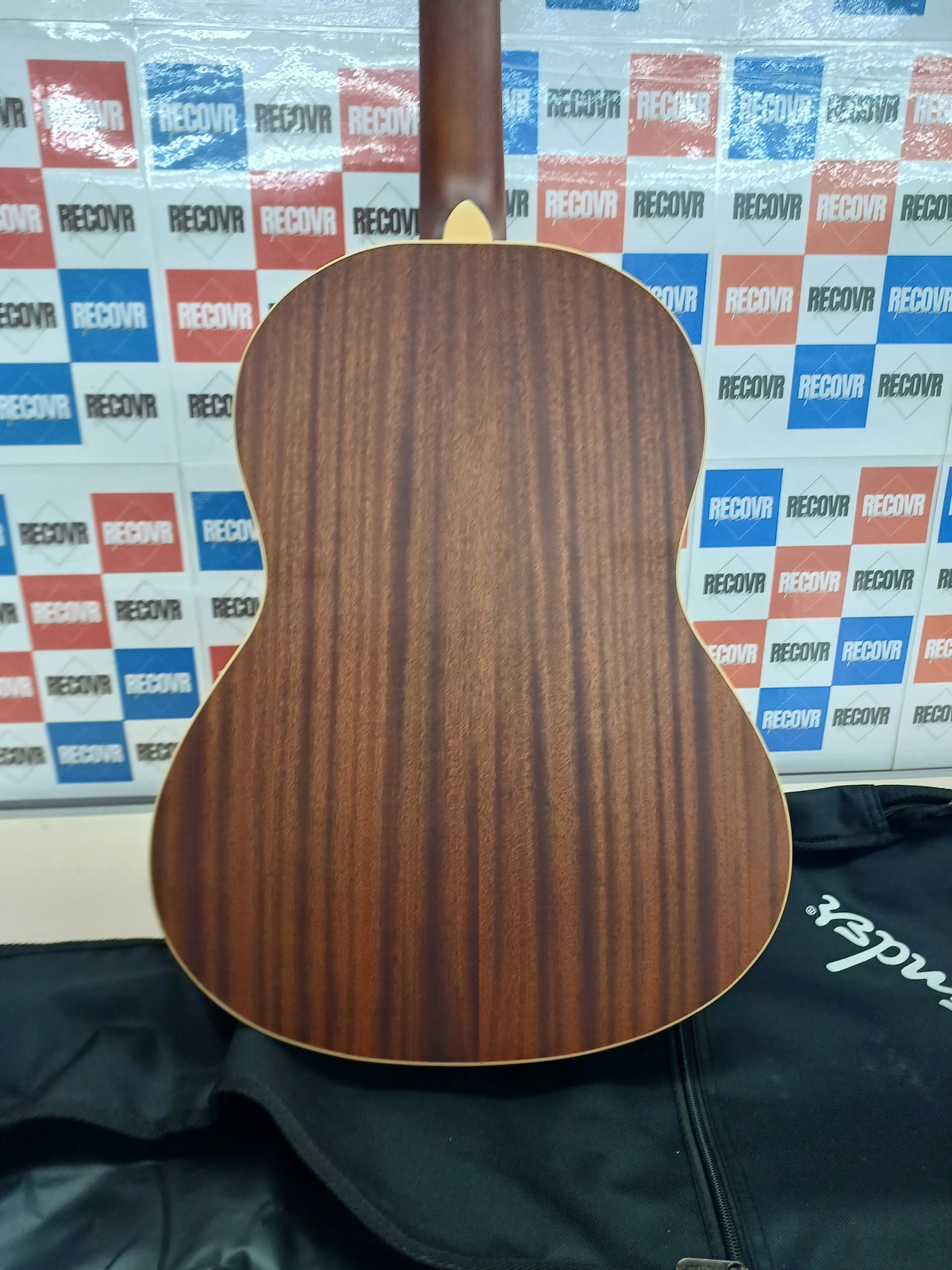 Guitarra acústica mini 24.1” funda Fender Sonoran Mini
